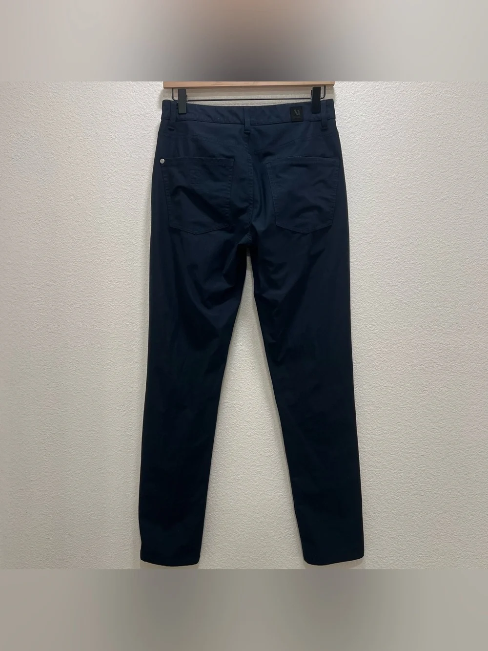 Vuori Meta Performance Chino Pants Men’s 28 Navy Blue Office Travel - Picture 2 of 9
